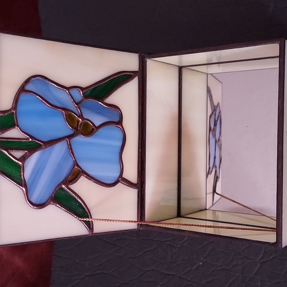 Stain Glass Jewerly/Keepsake Box,Multicolors,5in.Wx4in.Lx3 1/3in.H. EUC - Picture 2 of 7